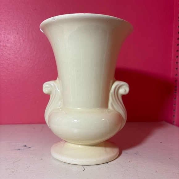 Vintage Classic Cream Vase with Elegant Handles Art Deco Mid-Century Modern Cute - Picture 4 of 8